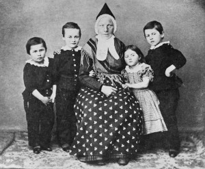 Skuespiller Proms barn med våtamme”. Fotograf ukjent. Før 1865